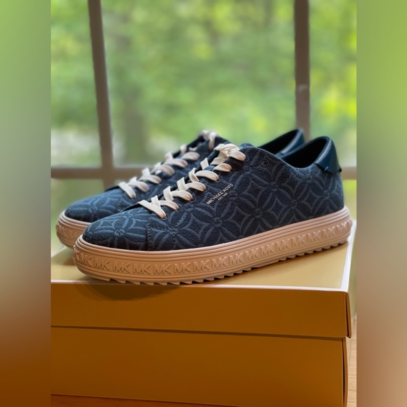 Michael Kors Blue Sneakers for women in a BOX size 8 - Picture 8 of 10